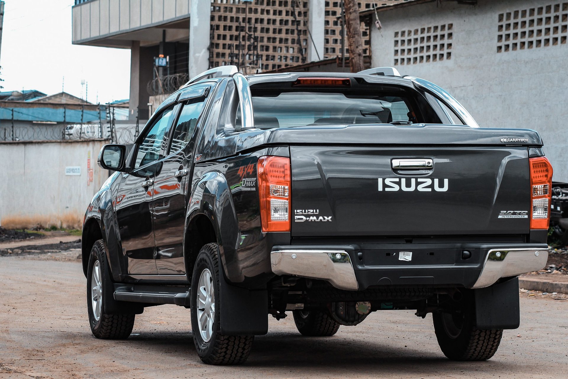truck with bed cover
